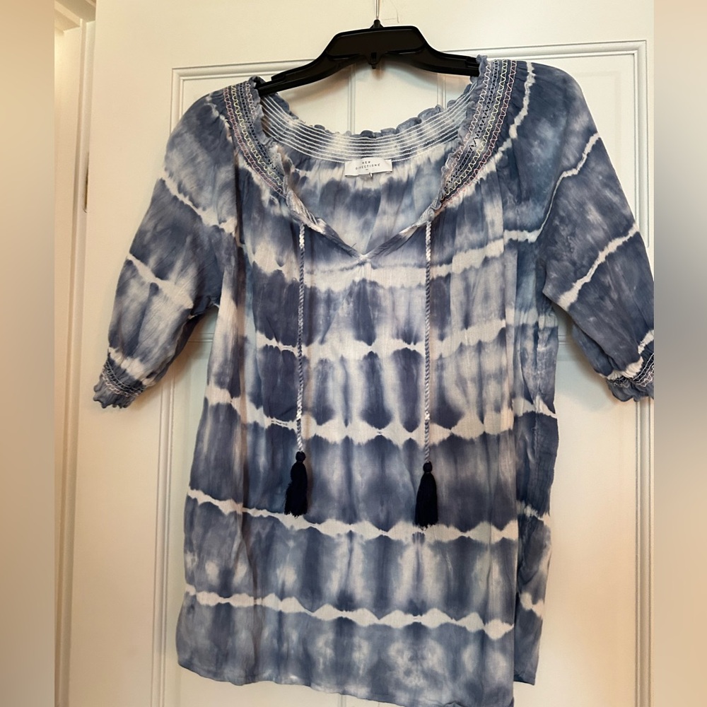 New Directions blue and white tie-dyed color blues with ties. Size medium